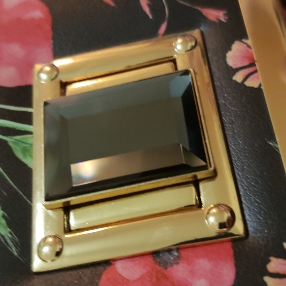 Handbag with chain - Picture 4 of 4